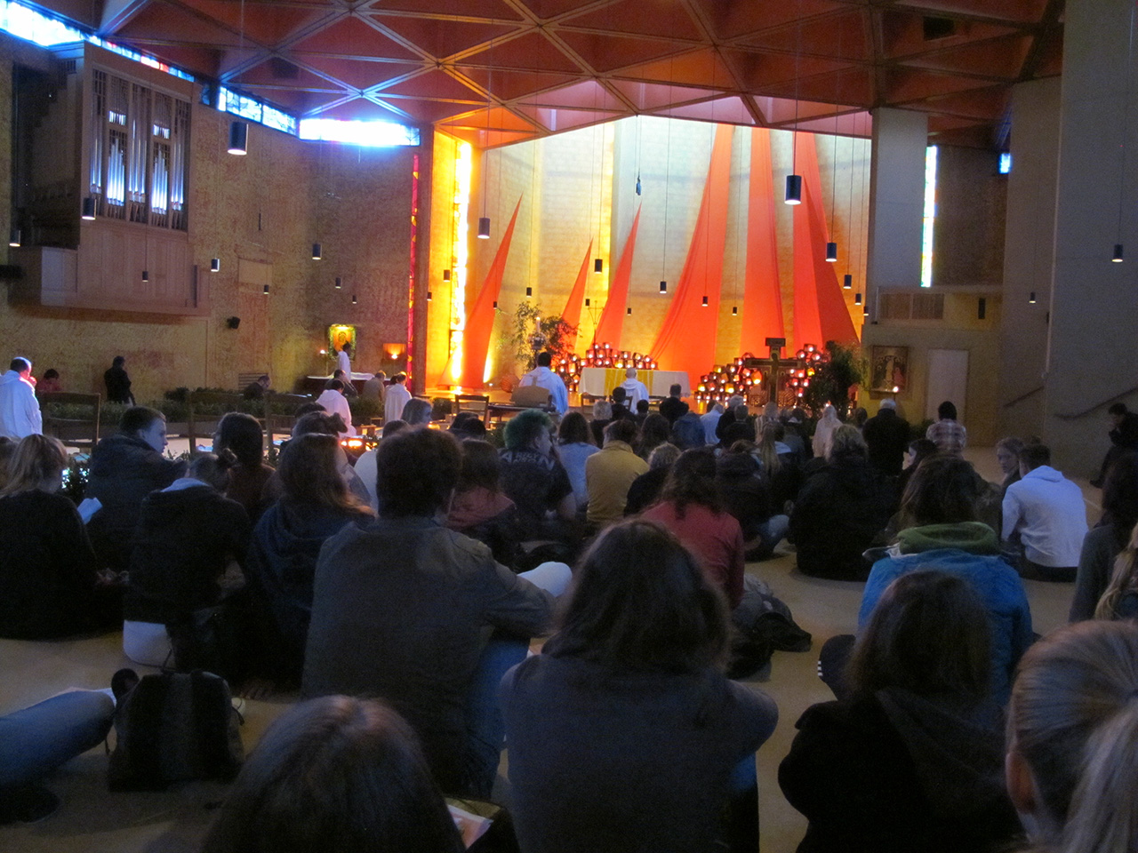 08 Morgendliche Gebetszeit mit den Mönchen